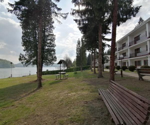 Dom Wczasowy STALOWNIK w Bartkowej nad Jeziorem Rożnowskim