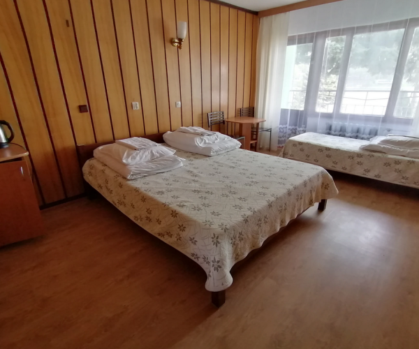 Dom Wczasowy STALOWNIK w Bartkowej nad Jeziorem Rożnowskim