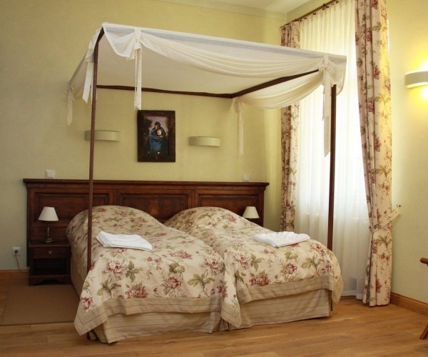 Hotel Olandia w Prusimiu
