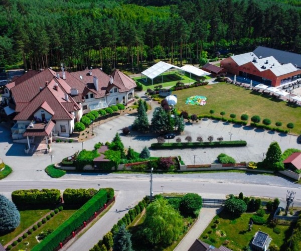 Rado Resort w Woli Chorzelowskiej
