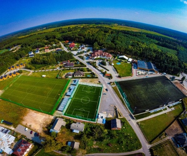 Rado Resort w Woli Chorzelowskiej