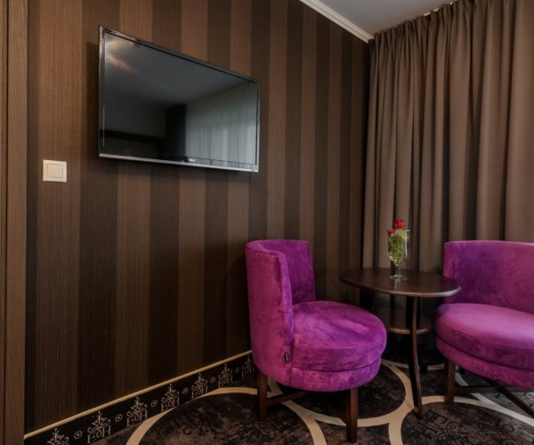 Hotel Evita w Tleniu