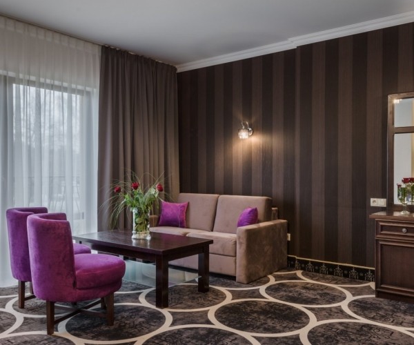 Hotel Evita w Tleniu