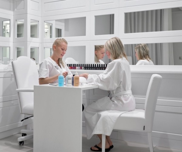 Hotel Evita w Tleniu