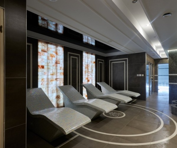 Hotel Evita w Tleniu