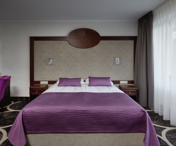 Hotel Evita w Tleniu