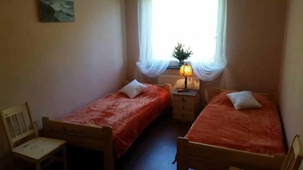 Mieszkańcy Ośrodka Opieki Całodobowej Remedium w Mirowie Dużym mają do dyspozycji pokoje 2-osobowe
