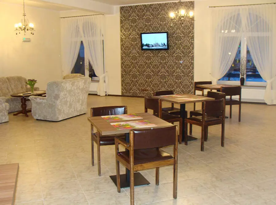 Wspólny salon z jadalnią w Domu Seniora ROTMANKA w Rotmance 