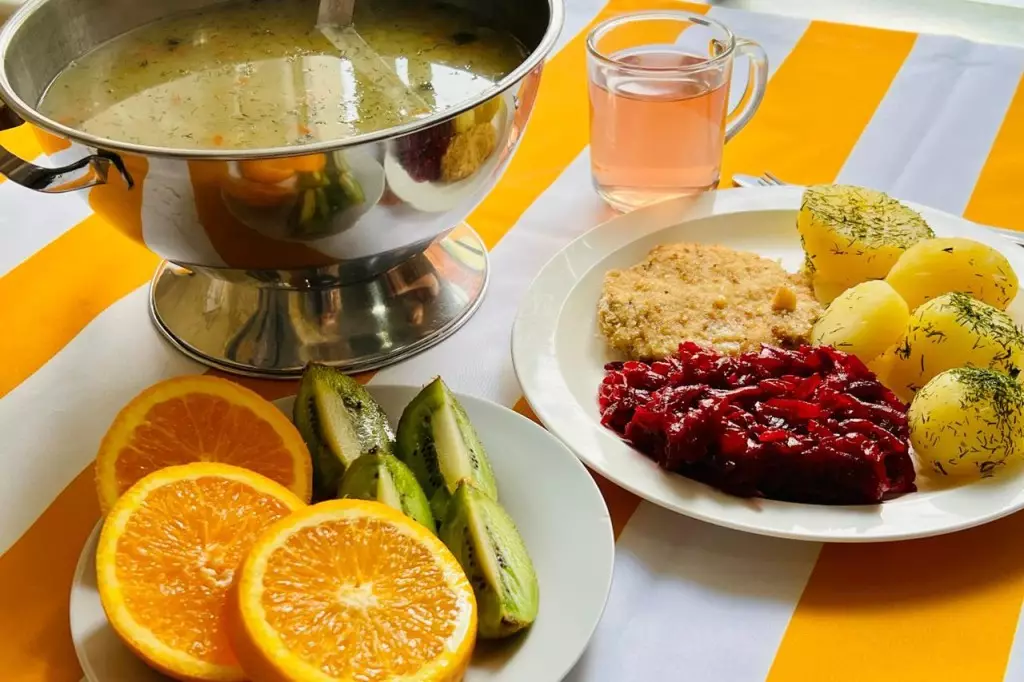 Dom Pomocy Społecznej im. dr Edmunda Wojtyły w Szczecinie zapewnia swoim podopiecznym pełne wyżywienie