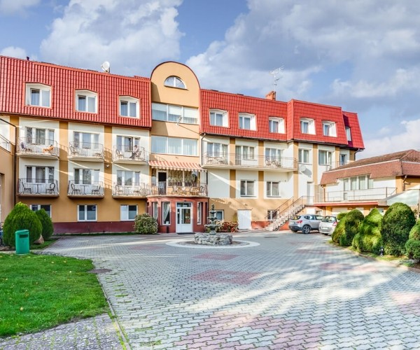 Hotel JANTAR w Rewalu