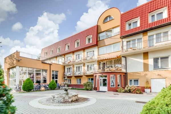 Hotel JANTAR w Rewalu