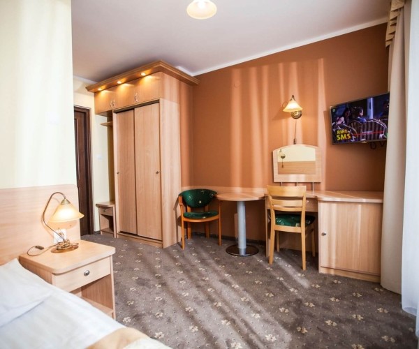Hotel JANTAR w Rewalu