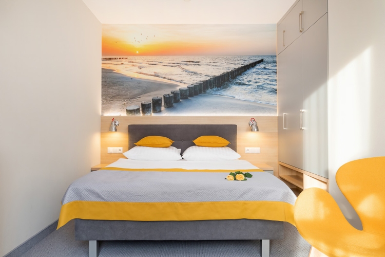 Wystrój pokoi w Hotelu Siesta & Medial SPA w Jastrrzębiej Górze nawiązuje do nadmorskich krajobrazów