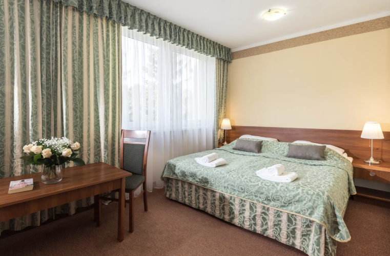 Centrum Zdrowia i Wypoczynku Jantar w Darłówku Zachodnim posiada komfortowe pokoje rozmieszczone w 3 pawilonach 