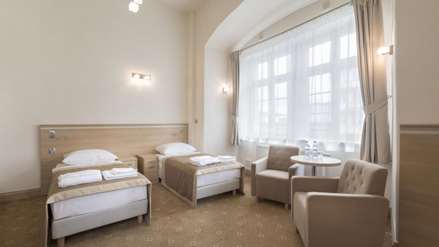 Długi Dom w Cieplicach Śląskich oferuje gościom noclegi w wyremontowanych, eleganckich pokojach 