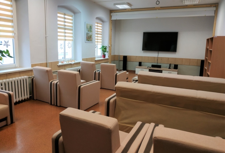 Sala klubowa w Dziennym Domu SENIOR+ w Szczytnej