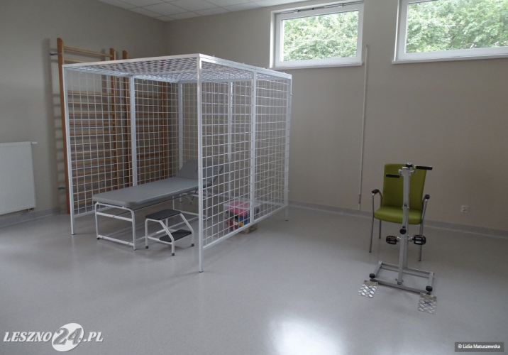 Dzienny Dom Opieki Medycznej w Lesznie dysponuje własnym zapleczem rehabilitacyjnym, w tym kabiną UGUL