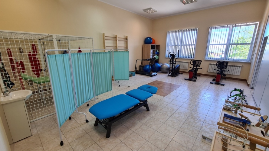 Pomieszczenie do rehabilitacji w Dziennym Domu SENIOR+ w Krzyżówkach