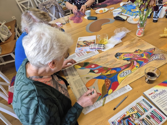 Dzienny Dom SENIOR+ w Kaliszu Pomorskim - arteterapia prowadzona w ramach terapii zajęciowej