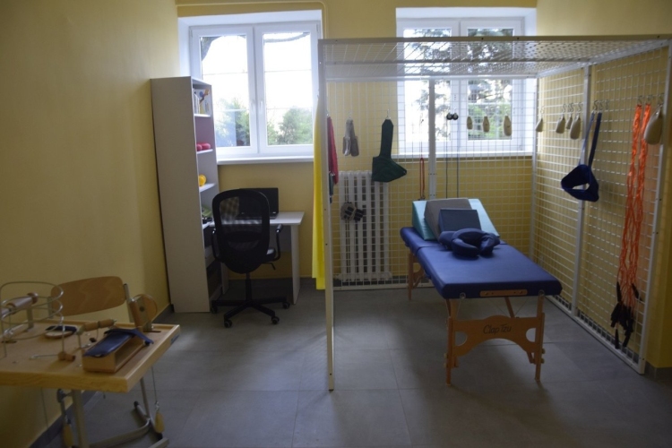 Dzienny Dom Pobytu w Aleksandrowie Kujawskim dysponuje własną salą rehabilitacyjną i kabiną UGUL