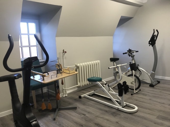 Sala rehabilitacyjna w Dziennym Domu SENIOR+ w Ciechanowie