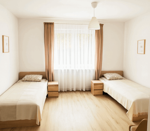 Dom Opieki ELDMED w Dziechcińcu - seniorzy mieszkają w wygodnie urządzonych pokojach 1- i 2-osobowych