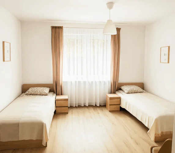 Dom Opieki ELDMED w Dziechcińcu - seniorzy mieszkają w wygodnie urządzonych pokojach 1- i 2-osobowych