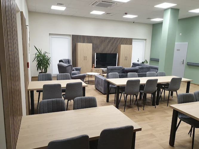 Centrum Opiekuńczo-Mieszkalne w Rawie Mazowieckiej to przestrzeń, w której seniorzy mogą poczuć się wygodnie i bezpiecznie - jak w domu