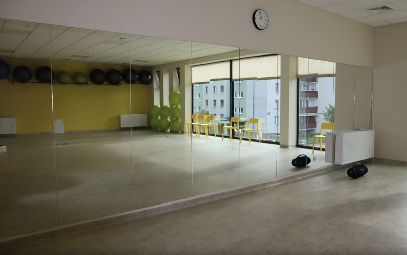 Sala gimnastyczna w ośrodku Przystań Pod Klonami w Piasecznie