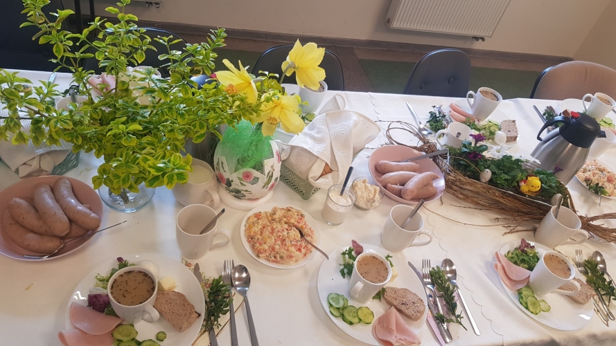 Podopieczni Dziennego Domu Pobytu Virtus w Bydgoszzczy wspólnie obchodzą ważne święta, takie jak Wielkanoc