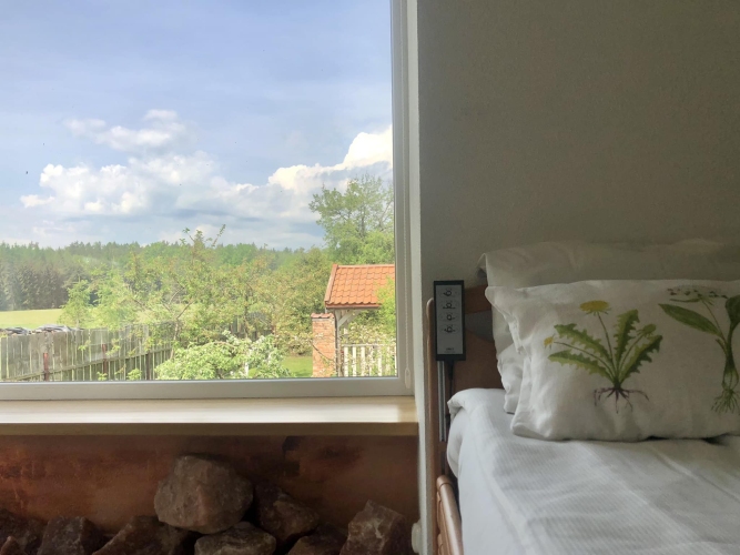 Podopieczni Domu Seniora pod Taborskimi Sosnami w Taborzu mogą z okien swoich pokoi podziwiać malowniczy mazurski krajobraz