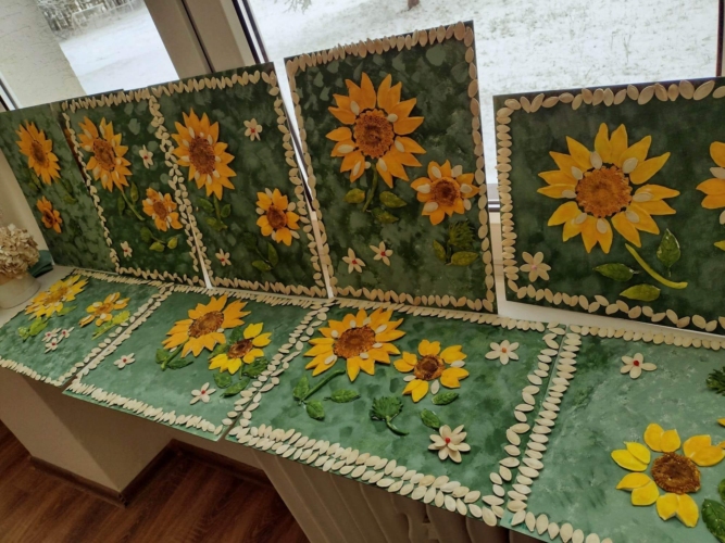 Dzienny Dom Seniora w Kulnie - prace plastyczne  uczestników