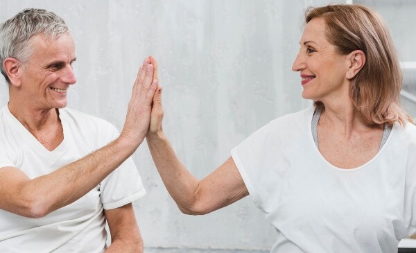 starsze-osoby-podczas-jogi