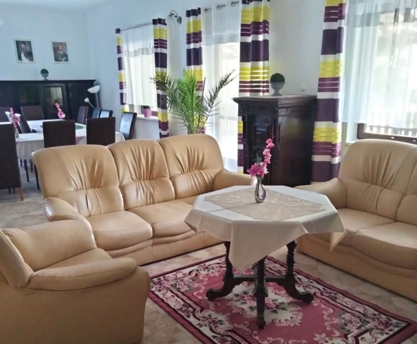 Dom Opieki Bobrowce to miejsce przytulne i bezpieczne, które przypomina prawdziwy dom