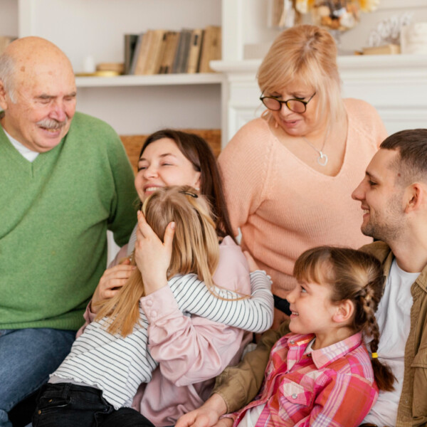 seniorzy z rodziną
