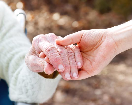 W Domu Seniora "Pałacyk u Kasi" w Konstancinie-Jeziornie opiekę nad seniorami sprawuje empatyczny i doświadczony personel