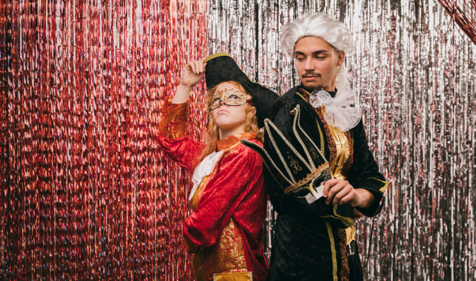 aktorzy w teatrze podczas spektaklu 